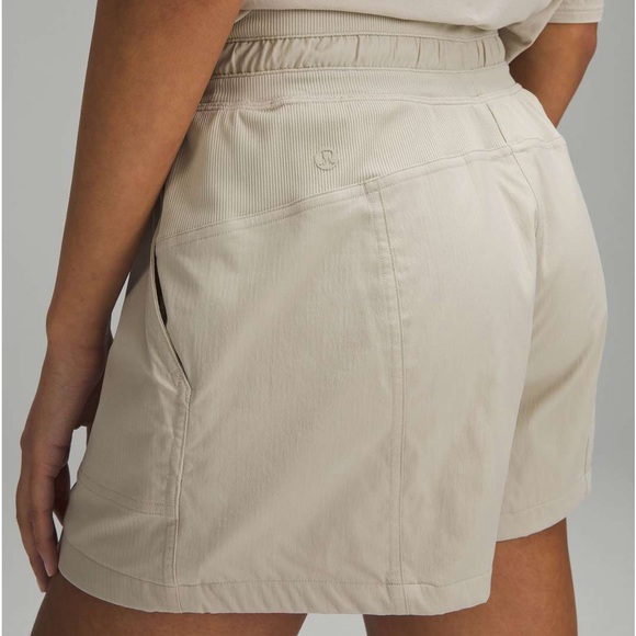 Lululemon Dance Studio High-Rise Shorts 3.5” - Picture 6 of 9